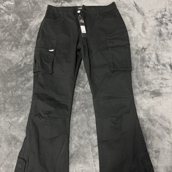 Black cargo pants - Picture 1 of 2